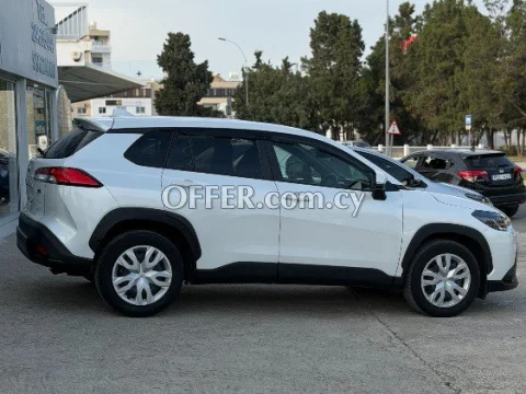 2022 Toyota Corolla Cross 1.8L Hybrid Automatic SUV - 8