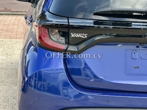 2021 Toyota Yaris 1.5L Hybrid Automatic Hatchback - 4