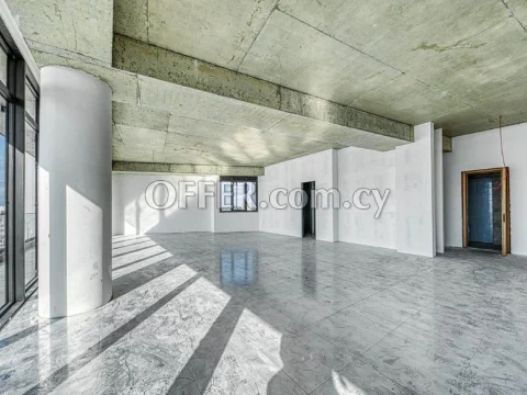 Commercial class A office building 1367 sqm with underground 23 parking places - 7