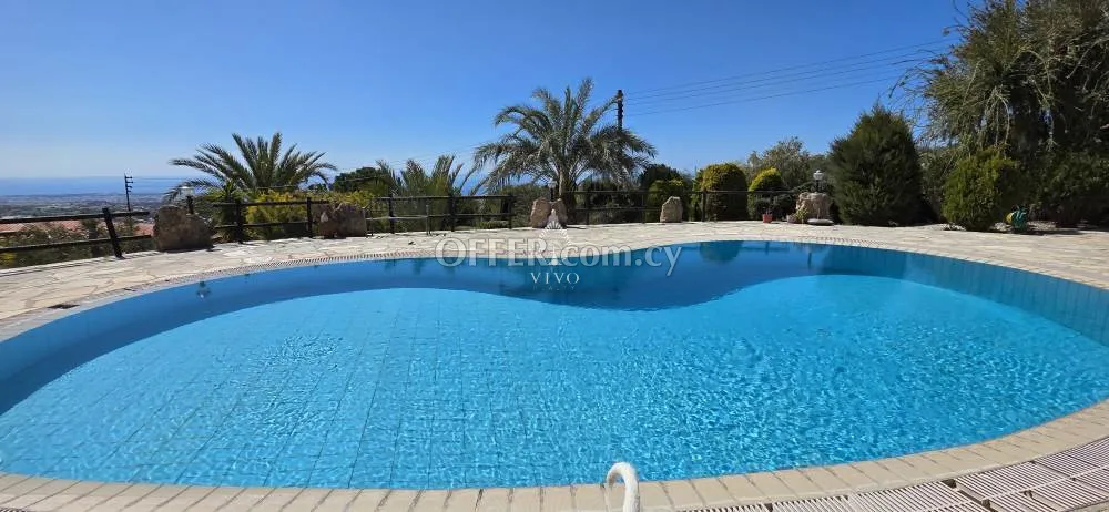 STUNNING 3-BEDROOM BUNGALOW WITH POOL & SEA VIEW IN TALA (KAMARES) - 11