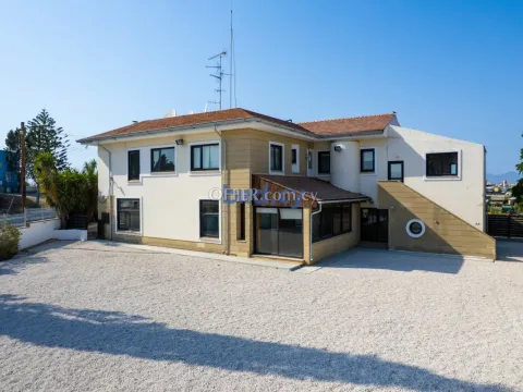 4 Bed Detached House for Sale in Strovolos, Nicosia - Main Photo