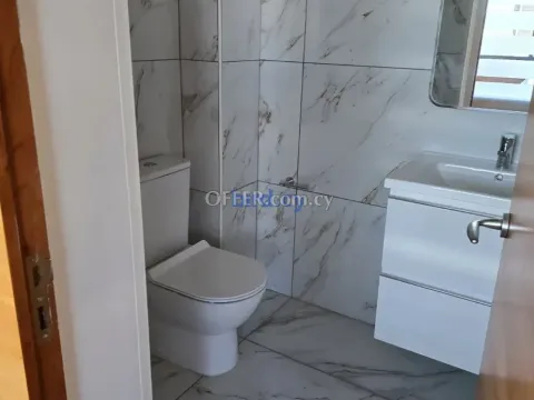 Office for Sale in Agioi Omologites, Nicosia - 9
