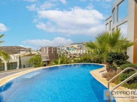 5 Bedroom Villa in Agios Tychonas - 7