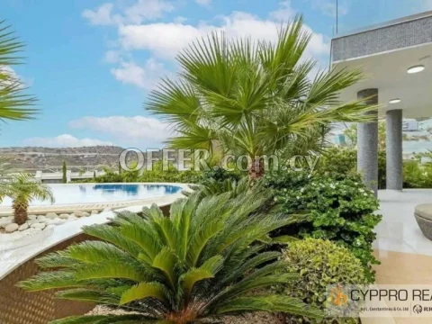 5 Bedroom Villa in Agios Tychonas
