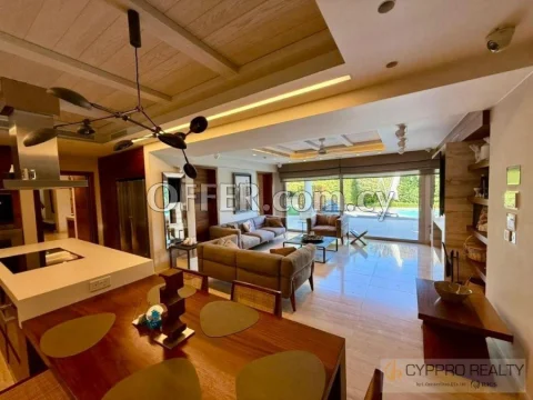 Beachfront 5 Bedroom Ultra-Luxury Villa - 6