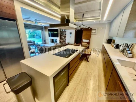 Beachfront 5 Bedroom Ultra-Luxury Villa - 4