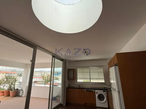 Spacious Unfurnished Top Floor Apartment in Petrou & Pavlou - 5