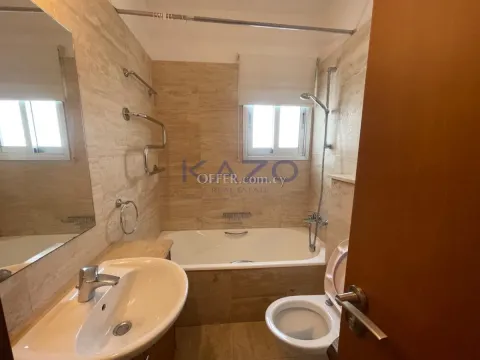 Spacious Unfurnished Top Floor Apartment in Petrou & Pavlou - 4