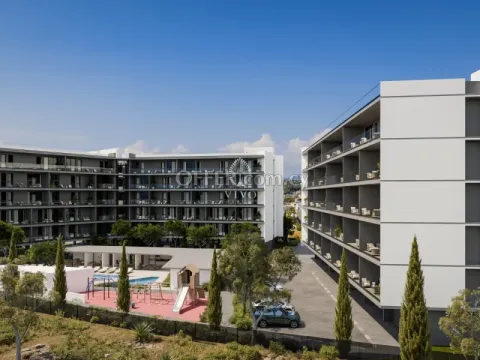 THREE BEDROOM TOP FLOOR APARTMENT IN A GATED COMPLEX - 6