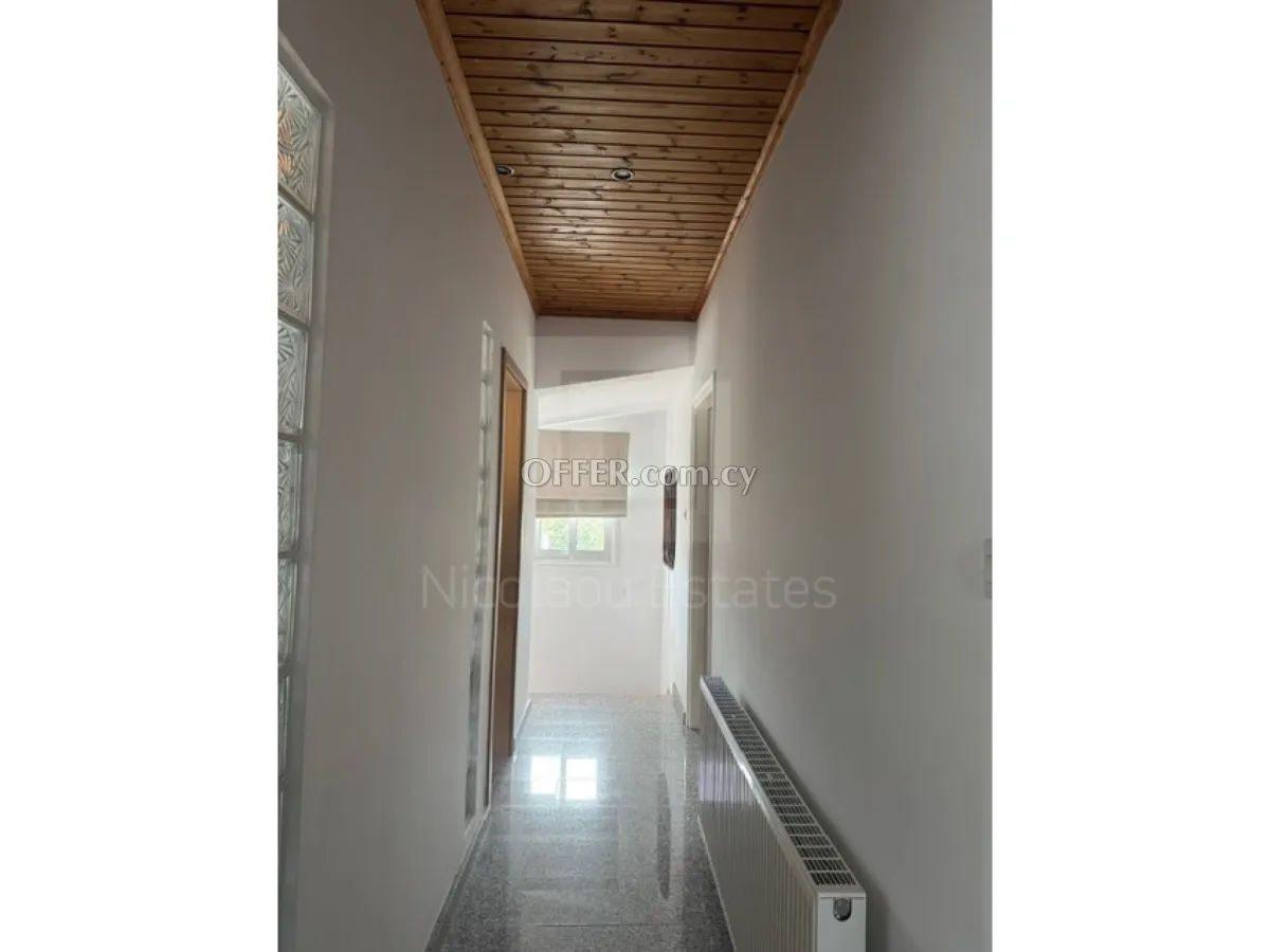 Four bedroom fully renovated corner house in Agios Dometios area Nicosia - 4