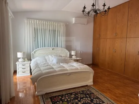 Four bedroom fully renovated corner house in Agios Dometios area Nicosia - 9