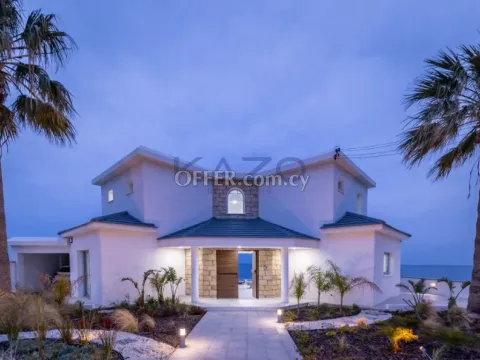 Sea Front Villa with Pool in Agios Theodoros - 2
