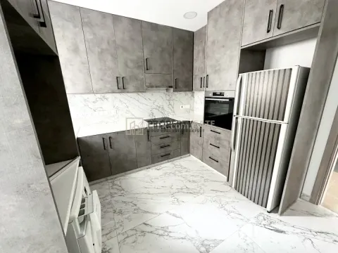 3 Bedroom Penthouse Top-floor for Rent in Germasogeia Tourist Area - 8
