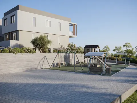 THREE BEDROOM APARTMENT IN A GATED COMPLEX IN TREMINTHOUSA - PAPHOS - 5