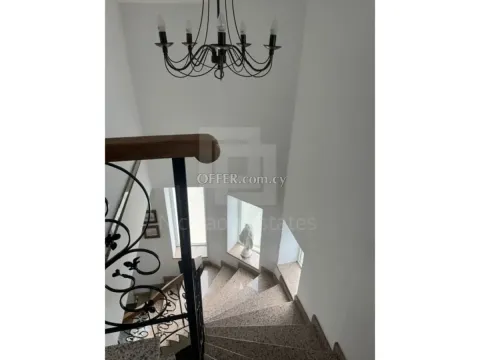 Four bedroom fully renovated corner house in Agios Dometios area Nicosia - 3