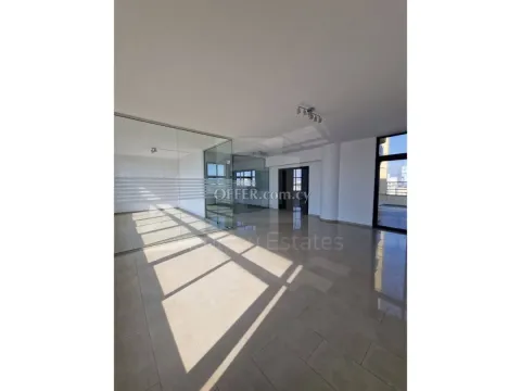Small office very close to city center - 2
