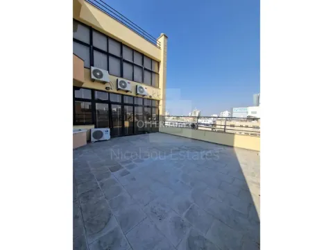 Small office very close to city center - 10