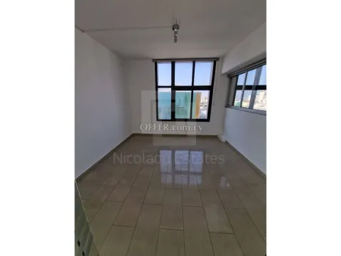 Small office very close to city center - 4
