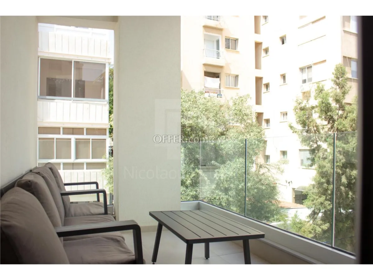 Luxury modern nearly new spacious 1 bedroom apartment for investment - 1