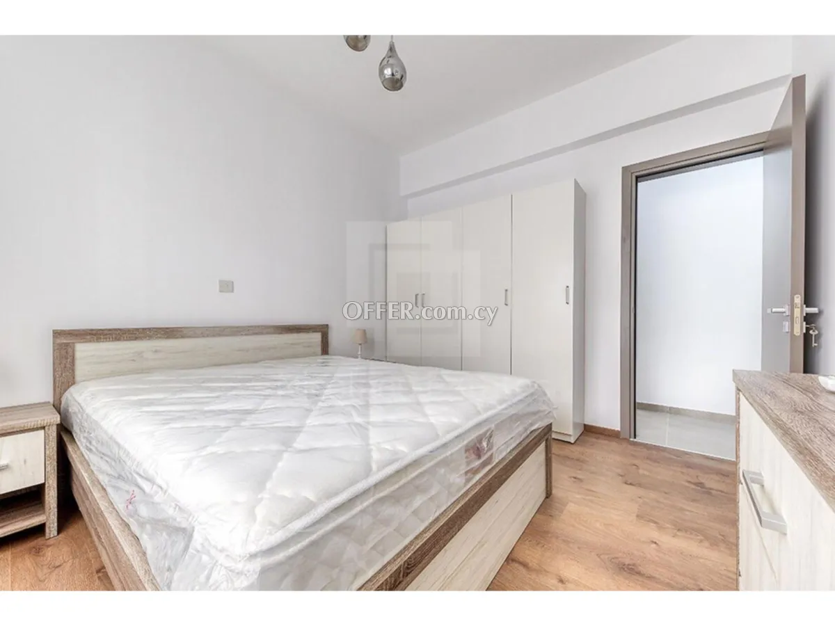 Luxury modern nearly new spacious 1 bedroom apartment for investment - 6