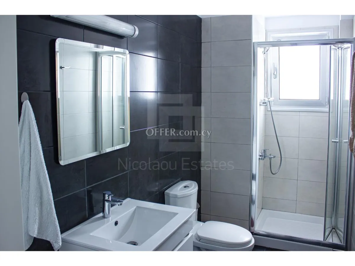 Luxury modern nearly new spacious 1 bedroom apartment for investment - 3