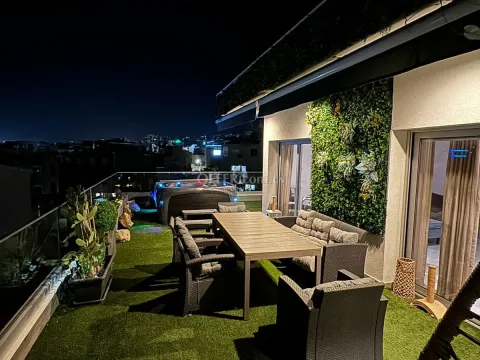 THREE BEDROOM PENTHOUSE WITH JACUZZI - 2