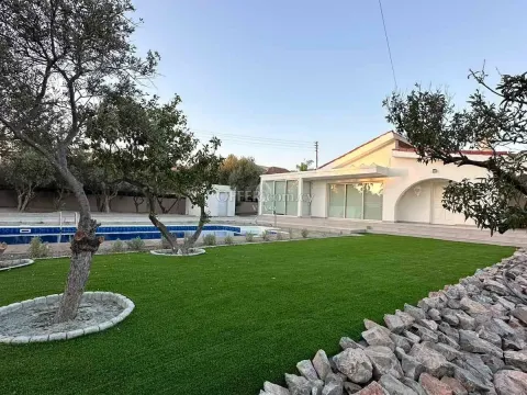 BEAUTIFUL 4 BEDROOM FURNISHED VILLA WITH POOL IN MONI AREA! - 11
