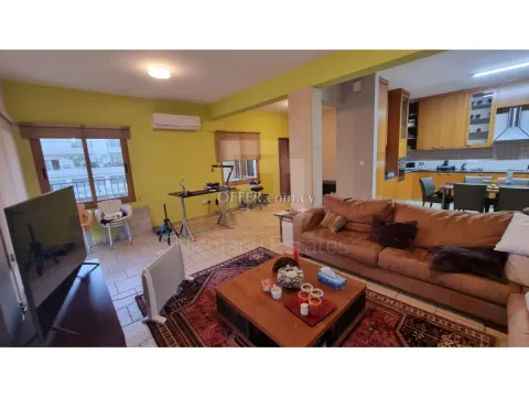 Spacious resale 3 bedroom apartment in Mesa Geitonia - Main Photo
