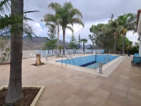 Spacious Five Bedroom Villa in Peaceful Kalo Chorio - 9