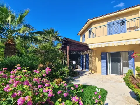 3 Bedroom Corner Townhouse Villa for Sale in Regina Gardens 1, Tombs of the Kings Paphos - Main Photo