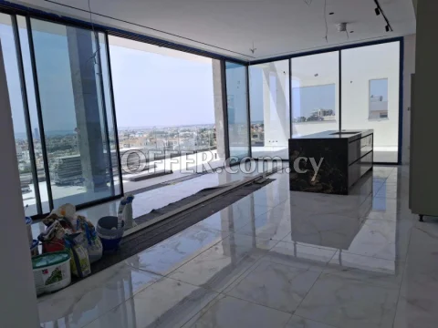 3 Bedroom whole floor Penthouse in small residential building consisting of 5 apartments - Main Photo