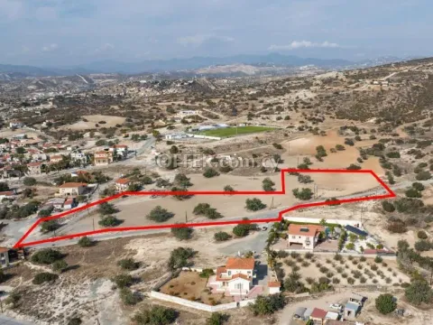 Residential field in Maroni Larnaca - Main Photo