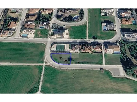 633 m2 plot for sale in strovolos near Senior school - Main Photo