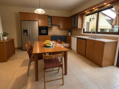 Fully Furnished Four Bedroom House in Egkomi - 9