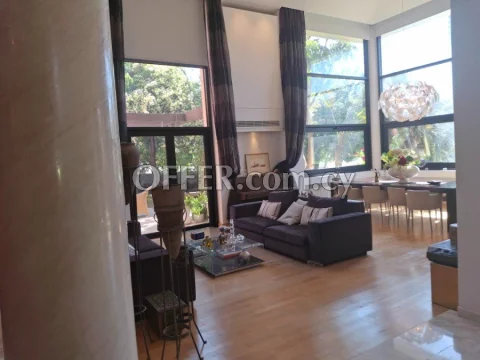 Detached house 4 bedroom plus built on 3 levels - Main Photo
