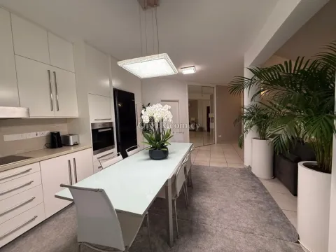 RESALE 3 BEDROOM APARTMENT WITH COMMON POOL IN GERMASOGEIA - LIMASSOL - 4