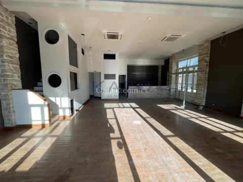 Unique Multi-Use Property with Terrace for Rent - 5