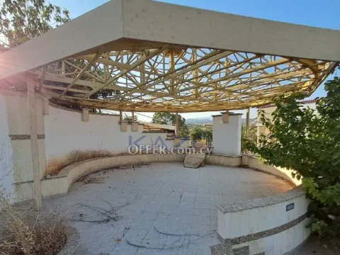 Spacious Restaurant with License for Rent in Peaceful Paramytha - 4