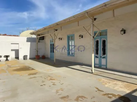 Unique Multi-Use Property with Terrace for Rent - 9