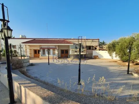 Spacious Restaurant with License for Rent in Peaceful Paramytha - 8