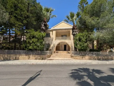 CHARMING FIVE BEDROOM VILLA IN LIMASSOL CETER - Main Photo