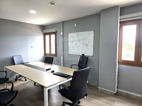 Luxury penthouse office for rent in Kolonakiou area - 8