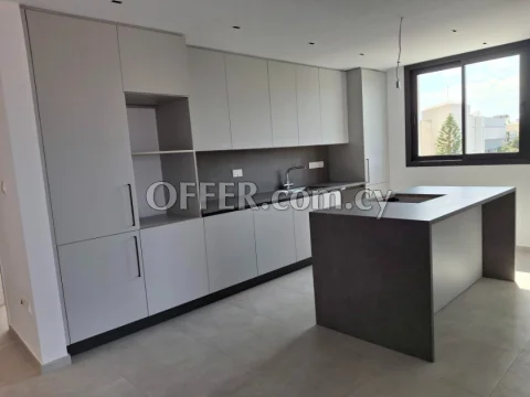 Spacious 3 bedroom apartment excellent layout and all bedrooms with owner shower!! - Main Photo