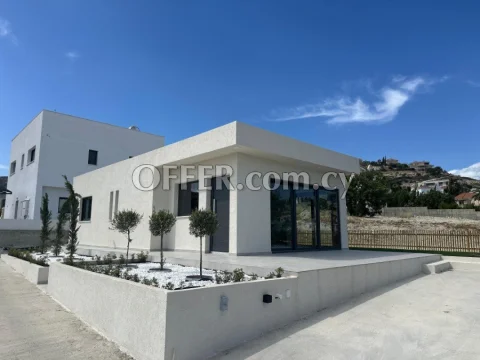 2 bedroom detached house for rent - Main Photo