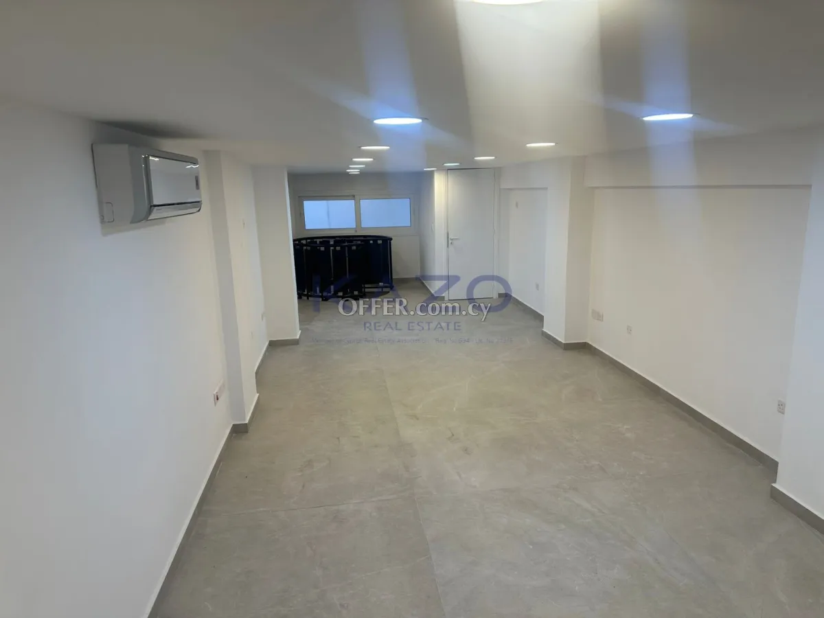 Unfurnished Shop for Sale in Agios Nicolaos Center - 3