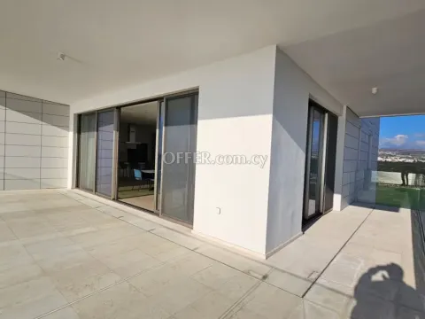 FOR SALE - Luxury 9h-floor Apartment in Kato Paphos - 2