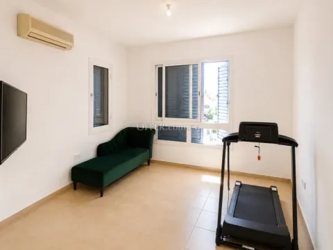 Detached 3-Bedroom Villa with Private Pool, Garden & Solar Panels - 6