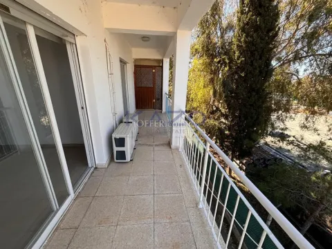 Shared Office with Three Rooms for Rent in Kapsalos Area - 4