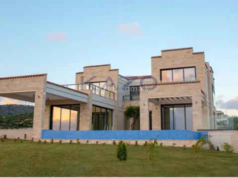 Modern Three Bedroom Villa with Sea View Pool - 8