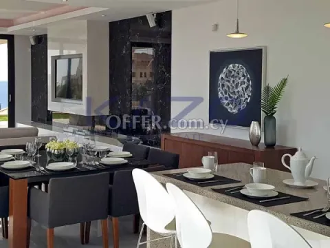 Modern Three Bedroom Villa with Sea View Pool - 7